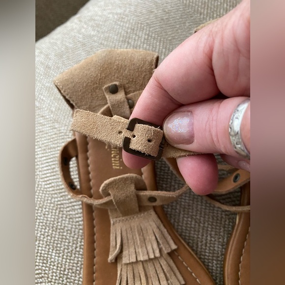 Boho Suede Fringe Festival Sandals. Tan W/Antique Brass Rivet Studs. Size 8. - Picture 8 of 11
